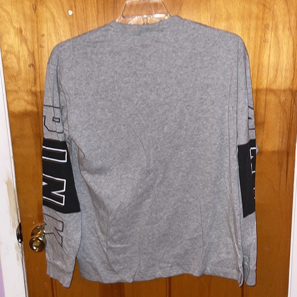 Large PINK Victoria secret long sleeve shirt - Picture 7 of 7